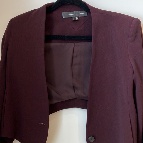 - Theyskens' Theory Wool Evening Jacket
- Burgundy
- Pointed Collar - Picture 4 of 5